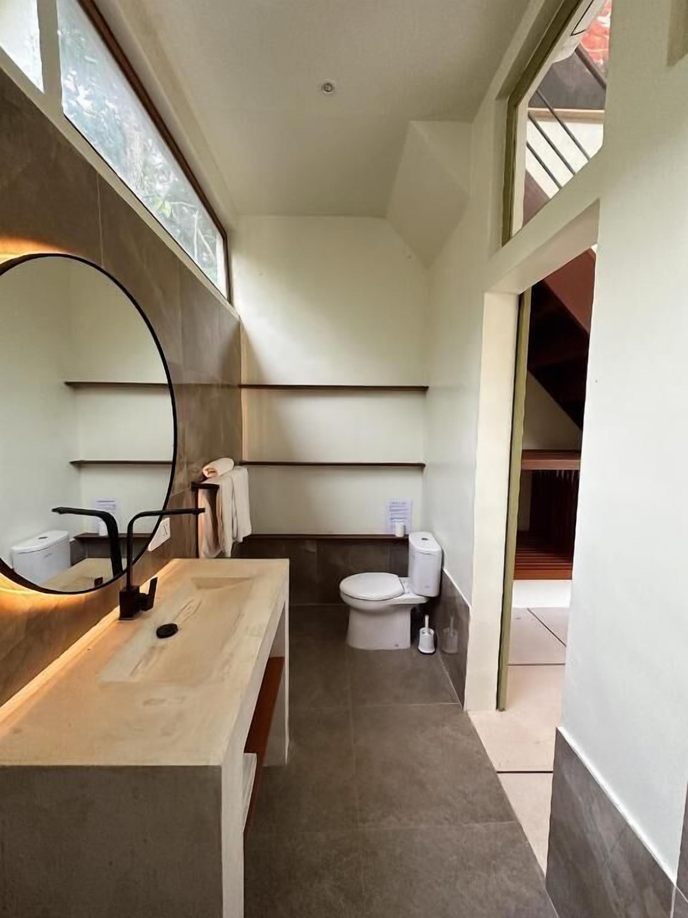 Shower, rainfall showerhead, hair dryer, towels