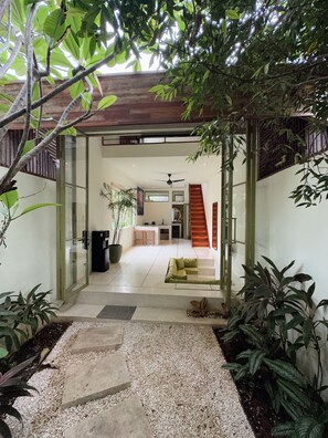 Vila luxo, 1 quarto, no canto | Vista para o pátio