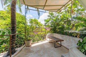 Family Villa, 2 Bedrooms, Courtyard View | Balcony - The Pathway Villas - Pererenan (Canggu)