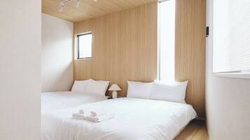 5 bedrooms, desk, iron/ironing board, free WiFi