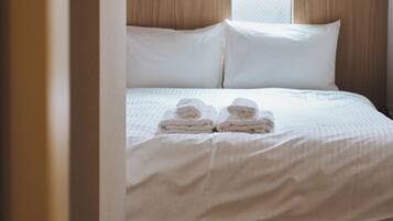 5 bedrooms, desk, iron/ironing board, free WiFi
