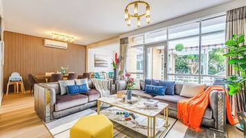 Comfort House, Garden View | Living area