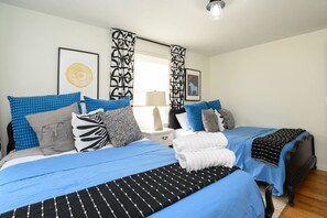 3 habitaciones, tabla de planchar con plancha, wifi y ropa de cama 