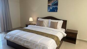 3 chambres, fer et planche à repasser, Wi-Fi, draps fournis