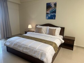 3 chambres, fer et planche à repasser, Wi-Fi, draps fournis