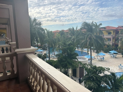 2-bedroom, pool view condo in West Bay's top-rated Infinity Bay resort