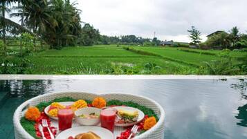 Villa, Balcony, Courtyard View | Tempat makan luar