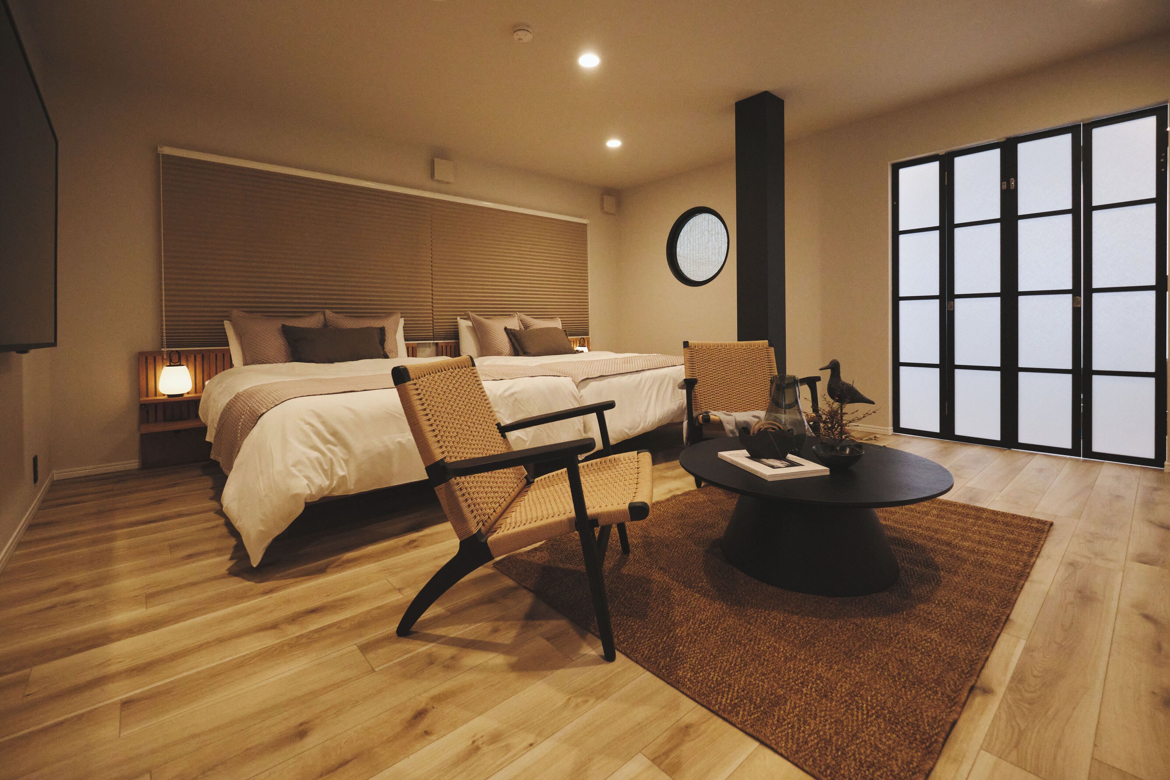 アイロン / アイロン台、WiFi (無料)、ベッドシーツ