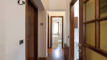 Interni