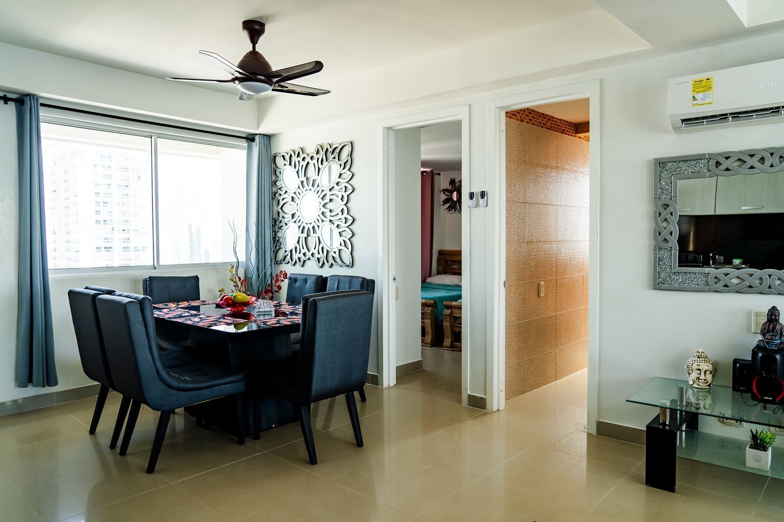 Căn hộ Deluxe, quang cảnh bãi biển | Khu ăn uống