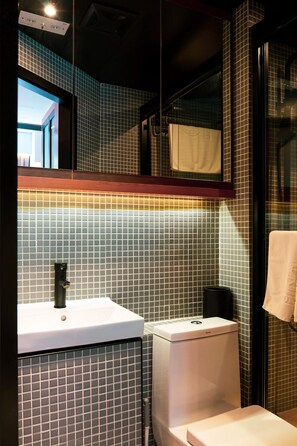 Towels, soap, shampoo, toilet paper - Oootopia - Tai Kok Tsui (Hong Kong)