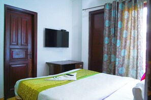 Desk, free WiFi - Roomshala Hotel In Jangpura (New Delhi)