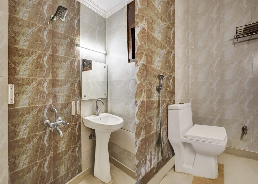 Chambre Double Deluxe, balcon | Salle de bain | Serviettes fournies, savon, papier toilette