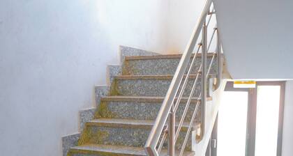 Roomshala Hotel In Jangpura