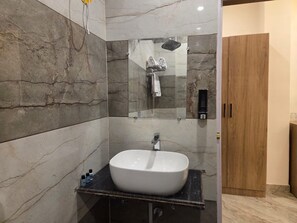 Bathroom - The Manthan Hotel - City View (Faizabad)