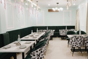 Dining - The Manthan Hotel - City View (Faizabad)