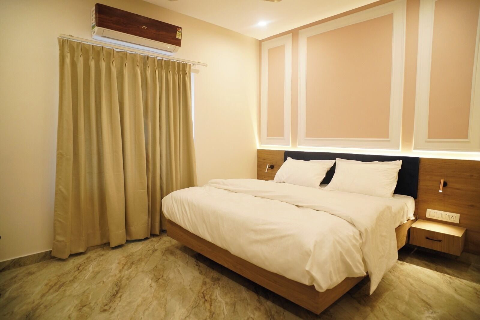 Deluxe Room, City View