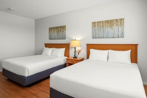 1 bedroom, desk, iron/ironing board, free WiFi - Comfy Rockies Retreat for 4 Canmore DT near Banff! (Canmore)