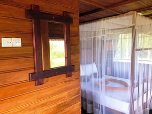 Deluxe-Haus, Bergblick | Zimmersafe, Schreibtisch, laptopgeeigneter Arbeitsplatz