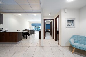 Luxe appartement, uitzicht op jachthaven | Woonruimte