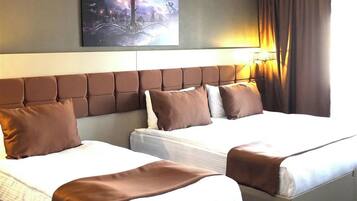 Desk, blackout drapes, soundproofing, free WiFi