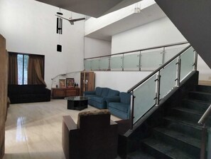 Interior - Hotel Saiba Lodging  (Paud)