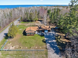 Exterior - Cecil Bay Getaway : Family Summer Escape | Wilderness & Beach Fun (Carp Lake)