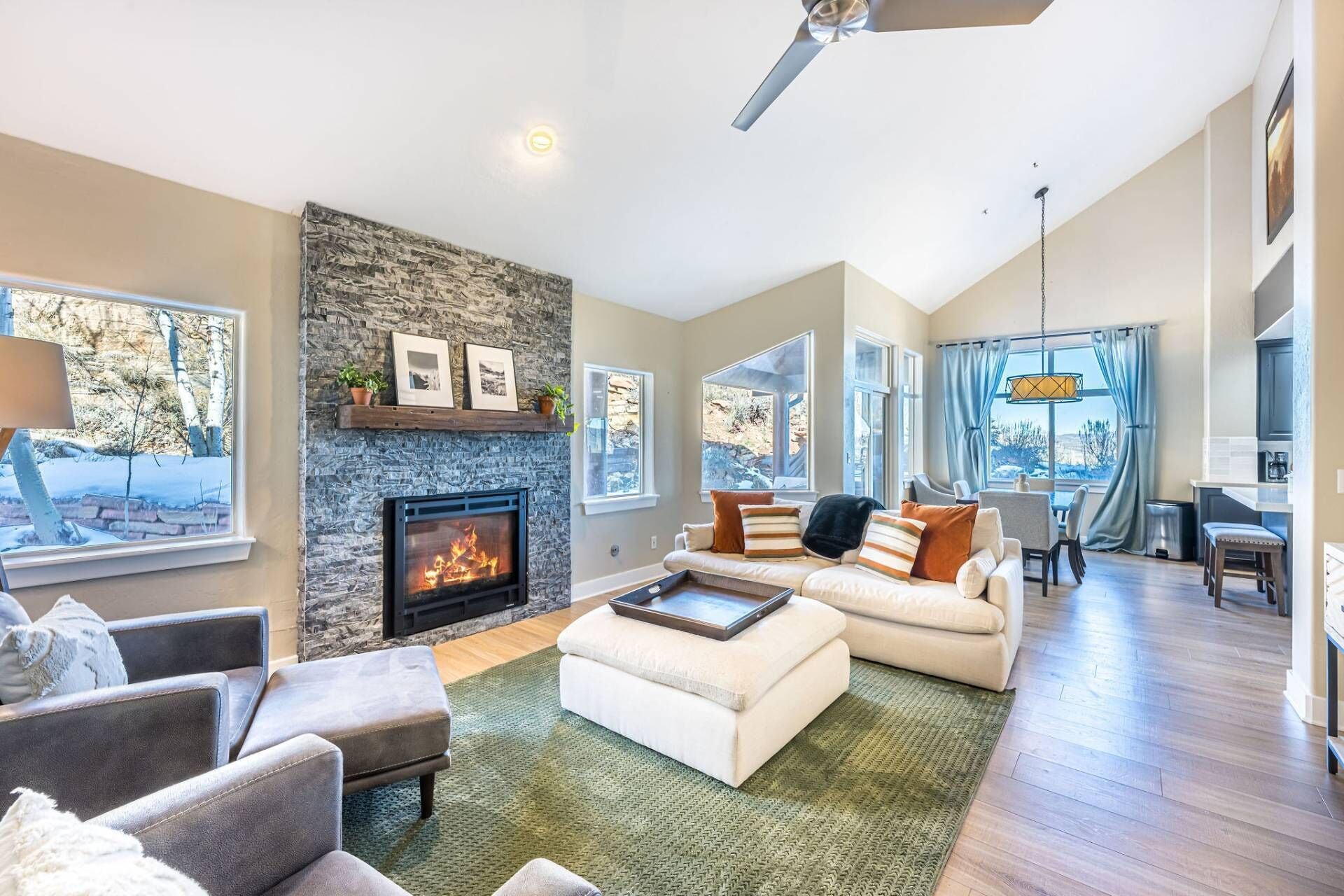 Smart-TV, peis og bøker