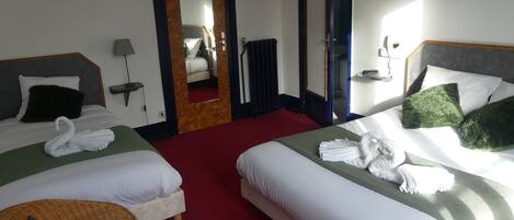 Habitación triple clásica | Escritorio y wifi gratis