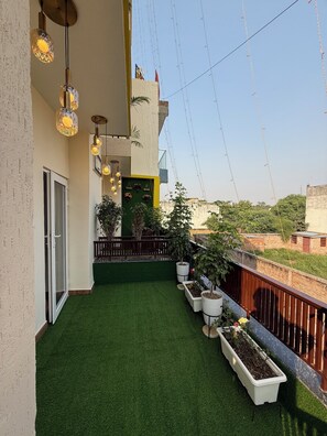 Property grounds - Room Racers (Varanasi)