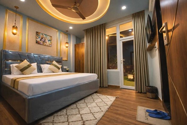 Deluxe Room with Balcony