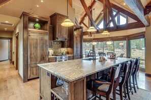 Fridge, microwave, stovetop, dishwasher - Hot Tub & Dock: Deschutes River All-Season Retreat (Bend)