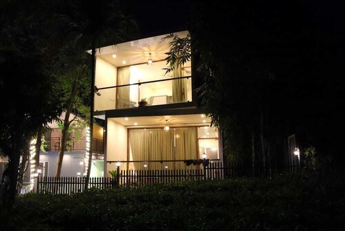 Hayashi Resort - White House