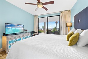 Condo Signature, 3 chambres, balcon, vue sur la plage | Décor unique, ameublement unique, fer et planche à repasser