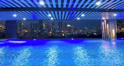 Cozy 1-bedroom condo with a nice Balcony View in Mandaluyong