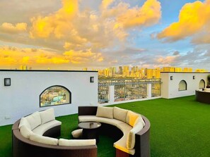 Terrace/patio - Cozy 1-bedroom condo with a nice Balcony View in Mandaluyong (Mandaluyong City)