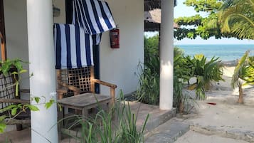 Basic-Doppelzimmer, Terrasse, Meerblick | UnterkunftsgelÀnde