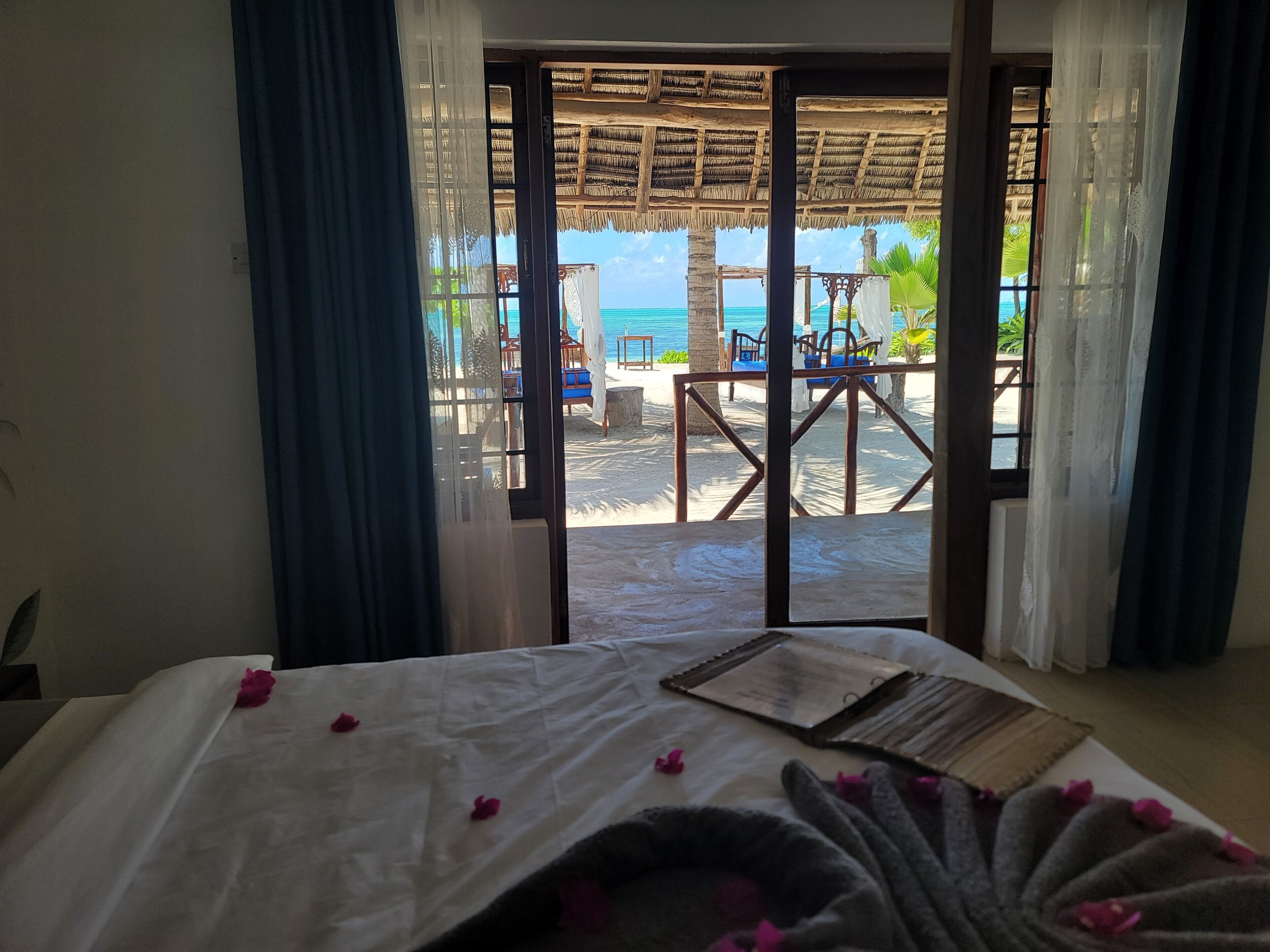 Quarto casal conforto, varanda, vista para a praia | Cofres nos quartos, Wi-Fi de cortesia