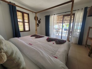 Chambre Double Deluxe, patio, vue plage | Coffres-forts dans les chambres, Wi-Fi gratuit
