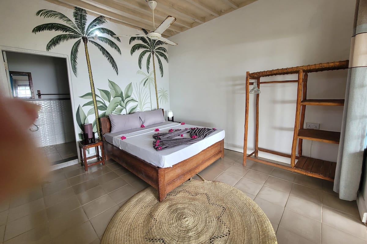 Habitación básica doble, patio, vistas a la playa | Caja fuerte y wifi gratis