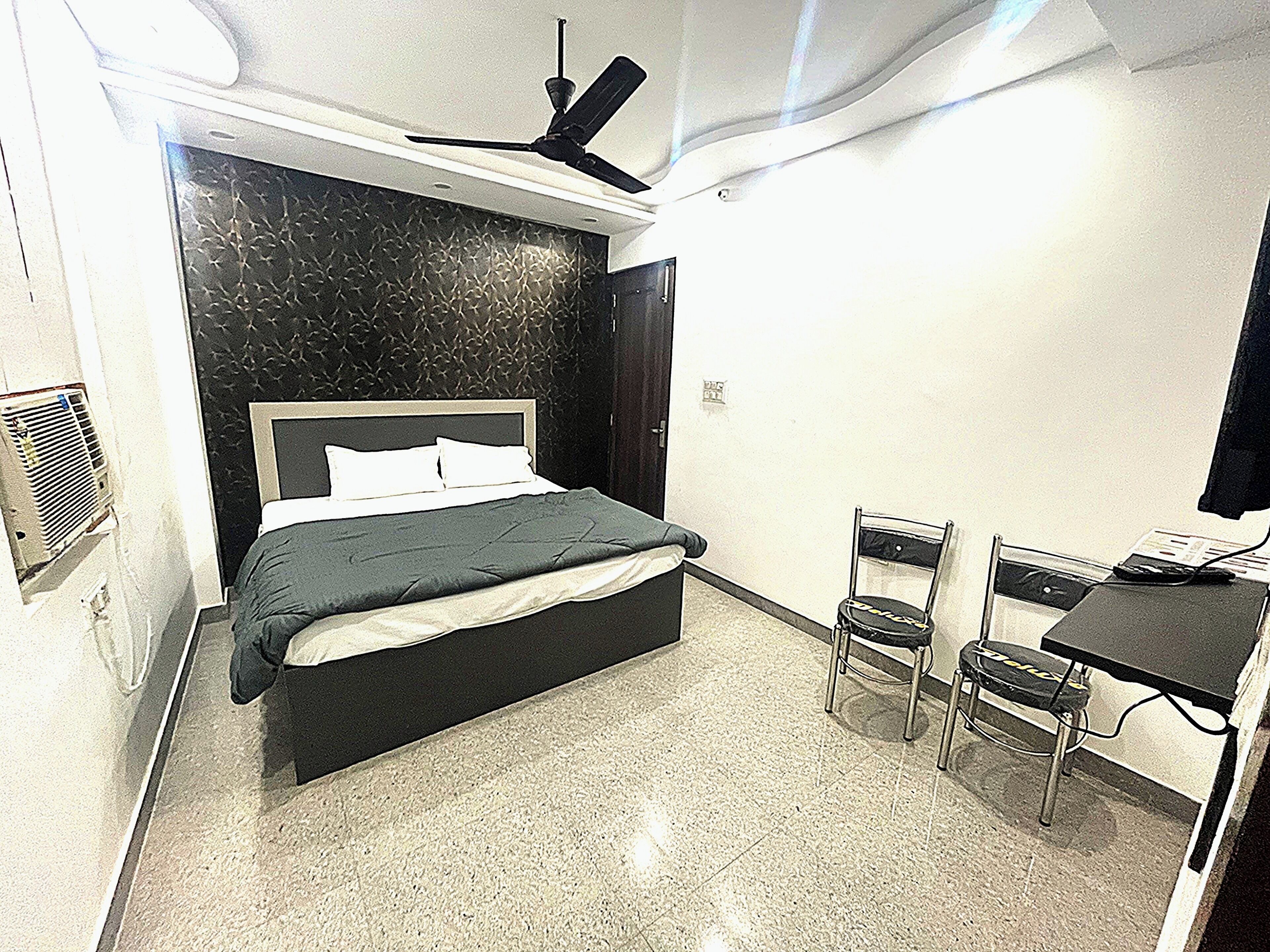 舒適客房 | 客房內保險箱、隔音、免費無線上網