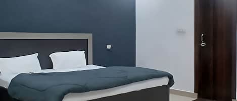 Comfort Room | In-room safe, soundproofing, free WiFi