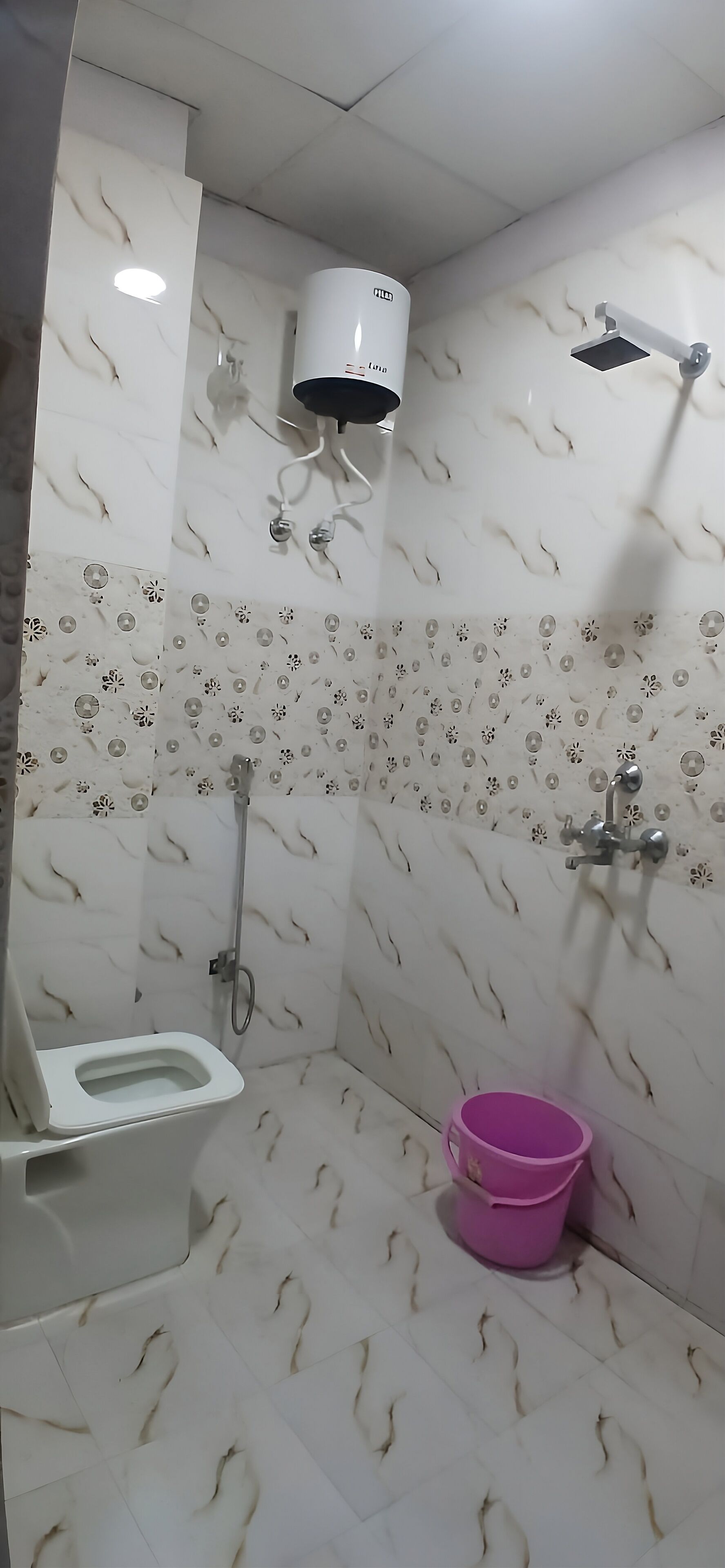 舒適客房 | 浴室 | 淋浴設備、毛巾、肥皂、洗髮精