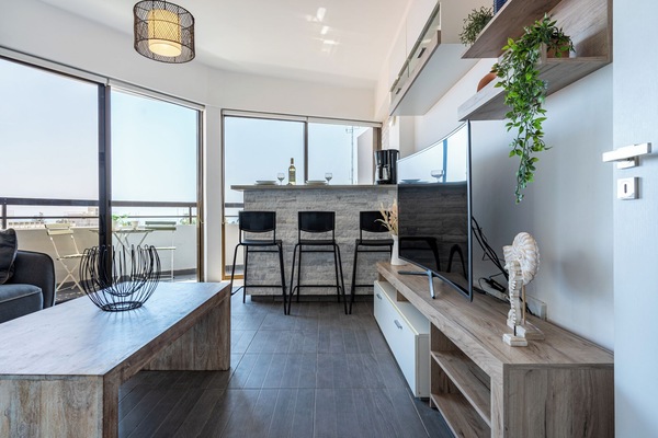Apartment, 1 Double Bed, Kitchenette, City View | Interior