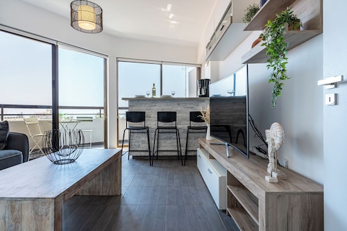 Fiesta 1-BR Apt. & Balcony in Larnaca