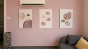 Apartment, 1 Doppelbett, Kochnische, Stadtblick | Wohnzimmer