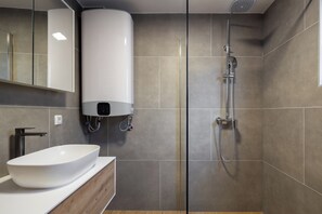 Hair dryer, towels, soap, toilet paper - Villa 5 Elements (Žestilac)