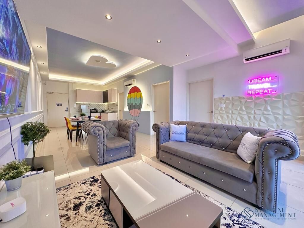 Comfort Apartment, 2 Bedrooms, Balcony, City View | Living area