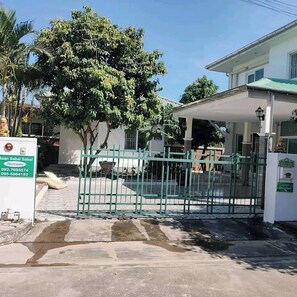 Shared Dormitory, 1 Bedroom, Smoking | Property entrance - Room-cozy Guest Room in Secure Krung The (Bangkok)