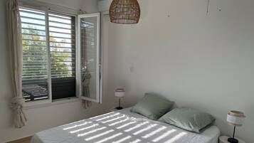 Ferros/tábuas de passar roupa, Wi-Fi, roupa de cama